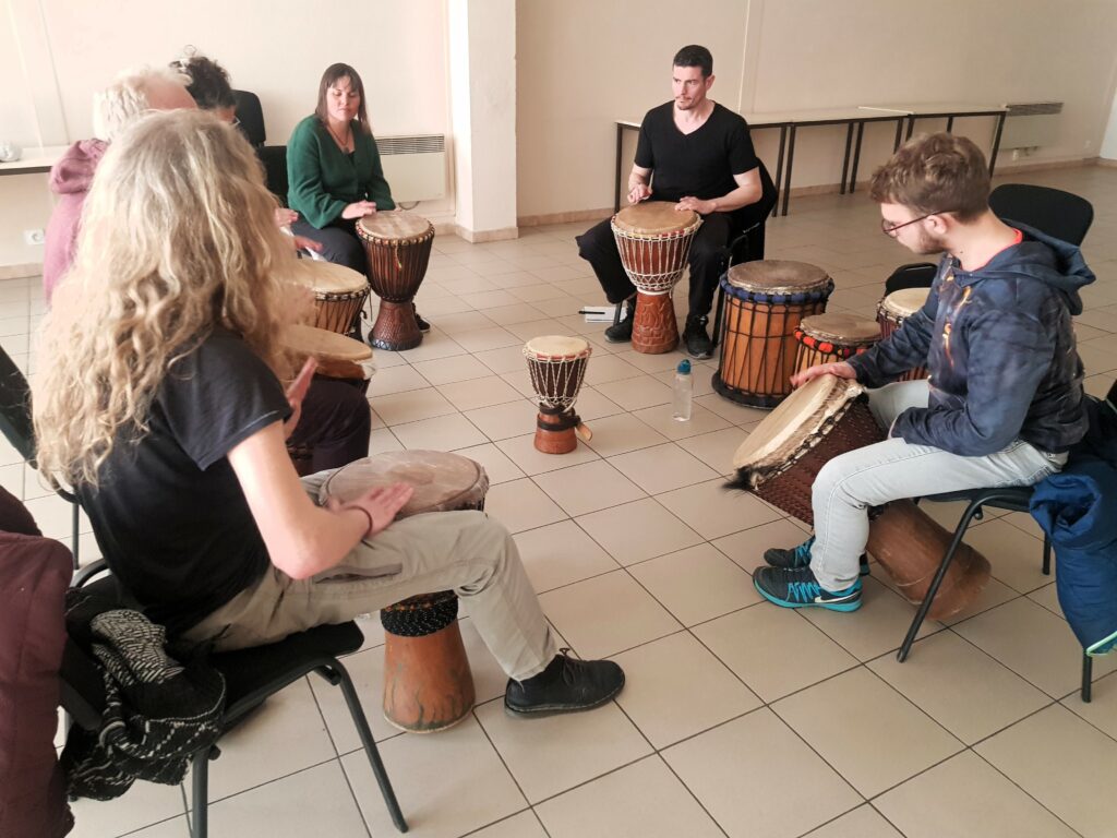 Groupe du stage de djembé et dunduns. 15mars 2025